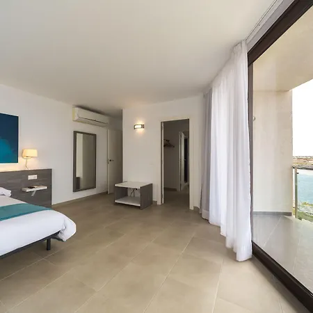 Hotel Ferrer Skyline
