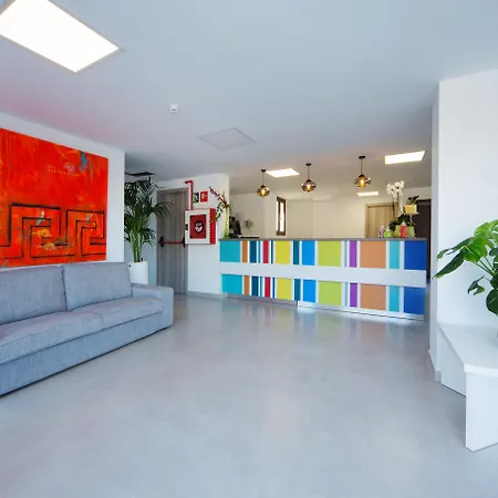 호텔 Ferrer Skyline 시우타데야