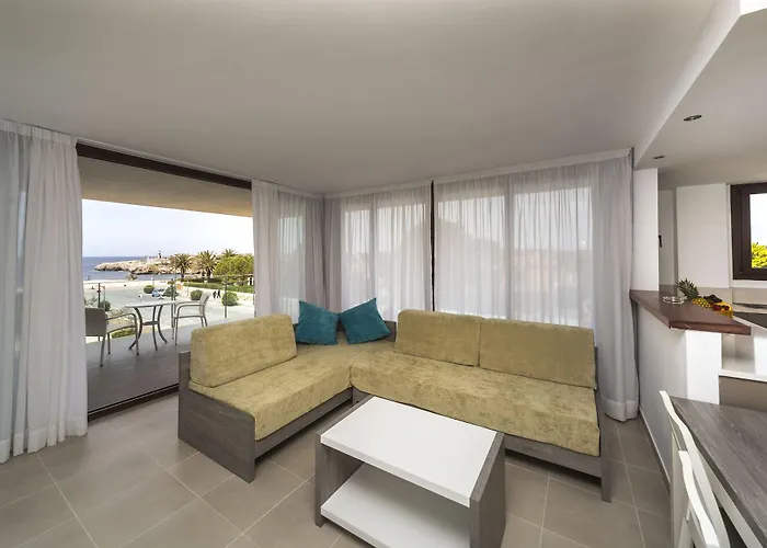 Ferrer Skyline فندق