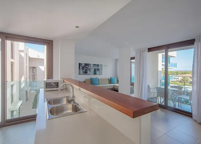 Ferrer Skyline فندق 4*