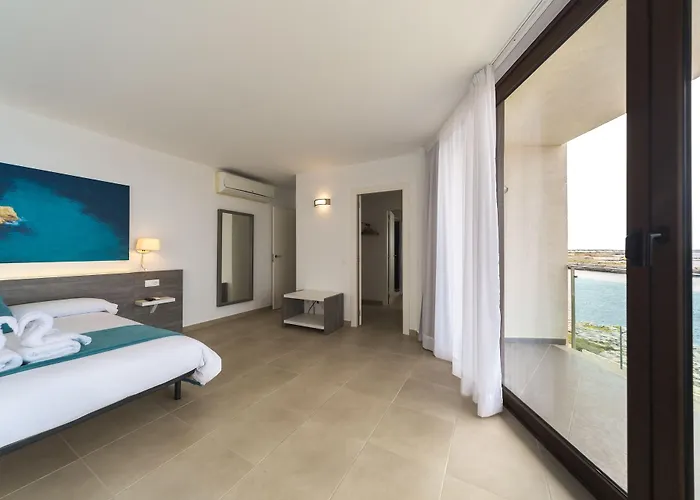 Hotel Ferrer Skyline