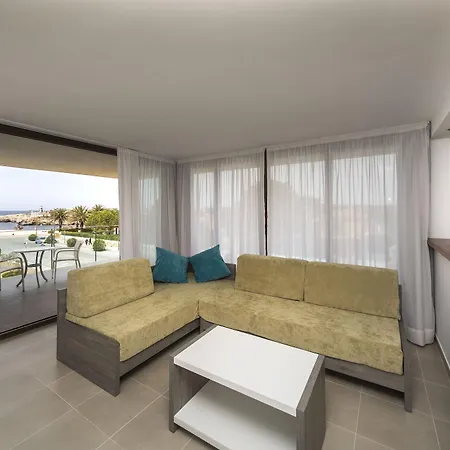 Ferrer Skyline Hotel