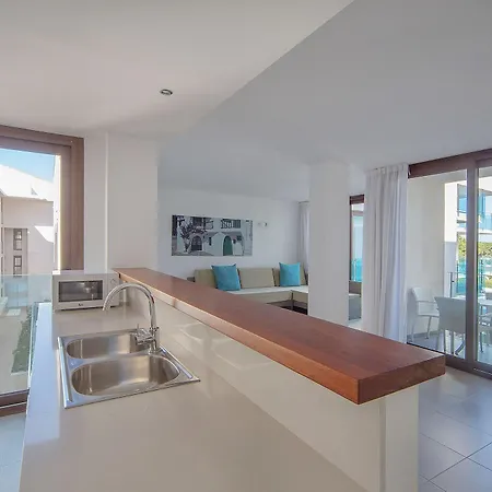 Ferrer Skyline Apartamento 4*