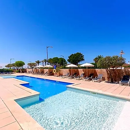 Ferrer Skyline Hotel