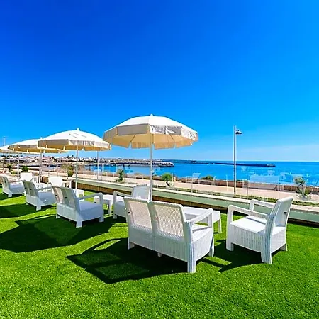 Ferrer Skyline Hotel 4*